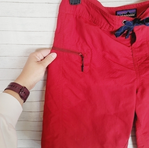 PATAGONIA HYBRID BOARD SHORTS IN RED, SZ 30 - Picture 6 of 9
